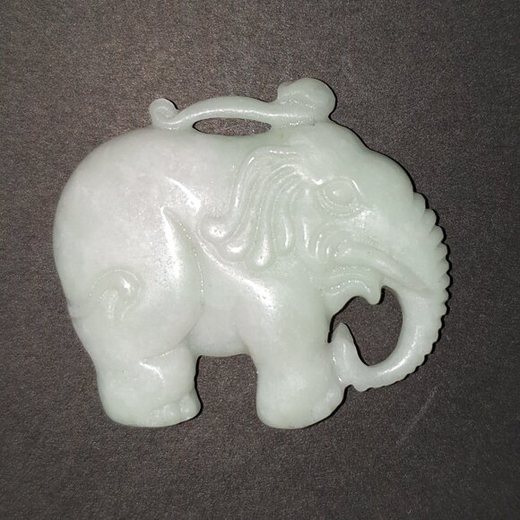 Beautiful Vintage Hand-Carved Natural White Jade Elephant Good Luck Pendant - Picture 7 of 10